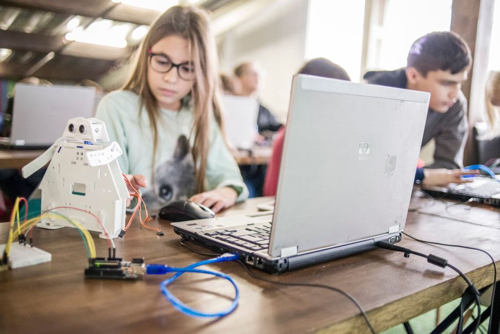 5-ways-to-get-girls-into-stem